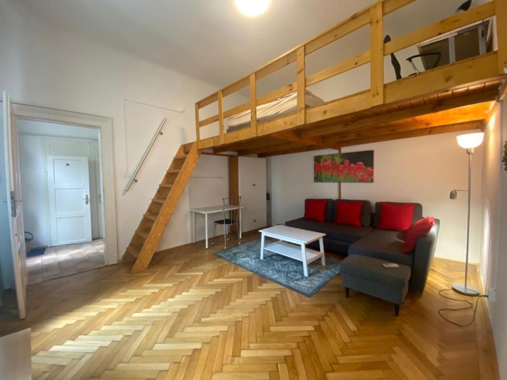 Ac With Free Parking At Acacia St, City Center Budapest Esterno foto
