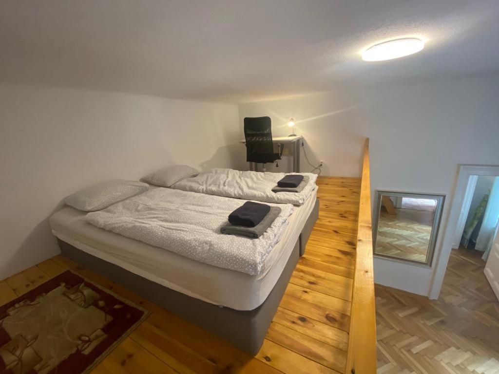 Ac With Free Parking At Acacia St, City Center Budapest Esterno foto