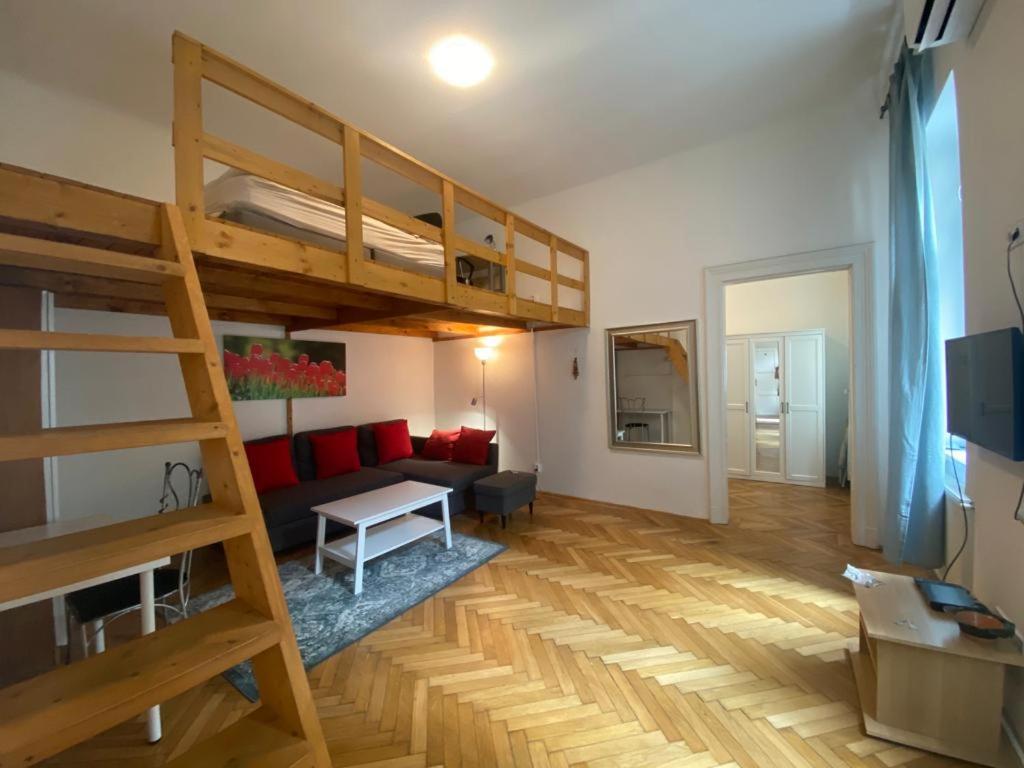 Ac With Free Parking At Acacia St, City Center Budapest Esterno foto