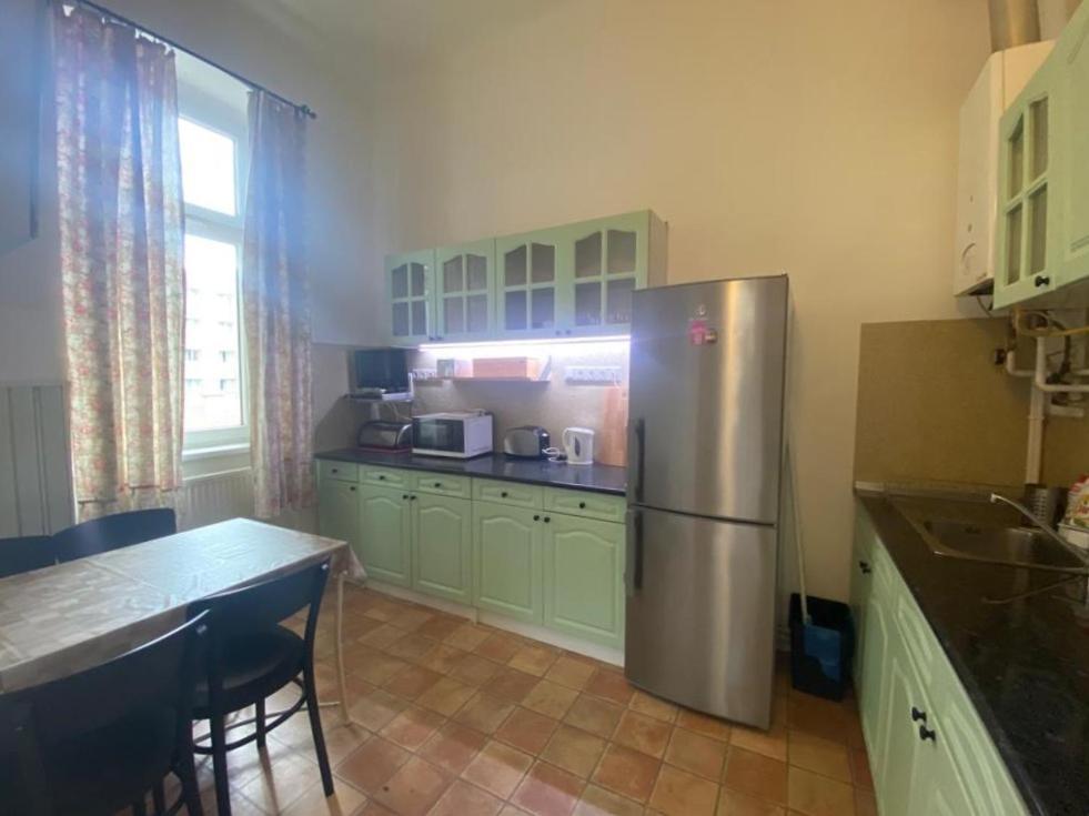 Ac With Free Parking At Acacia St, City Center Budapest Esterno foto