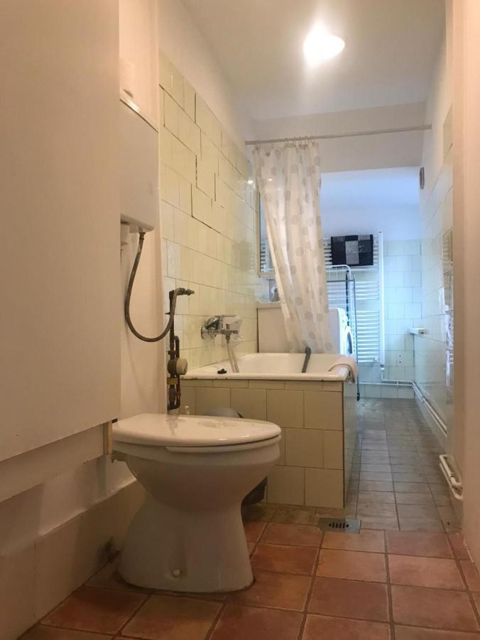Ac With Free Parking At Acacia St, City Center Budapest Esterno foto