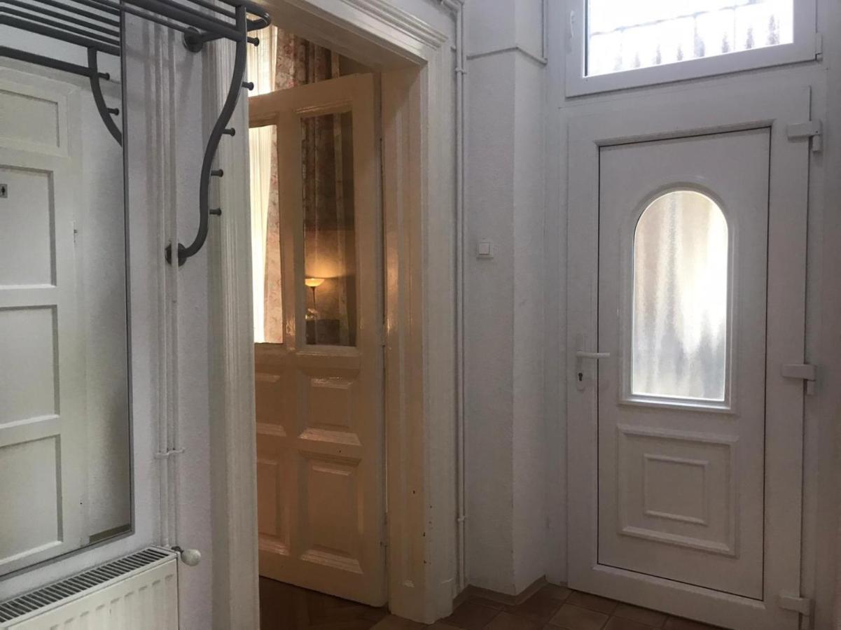 Ac With Free Parking At Acacia St, City Center Budapest Esterno foto
